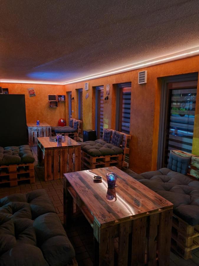 מנדן Hotel Come In מראה חיצוני תמונה